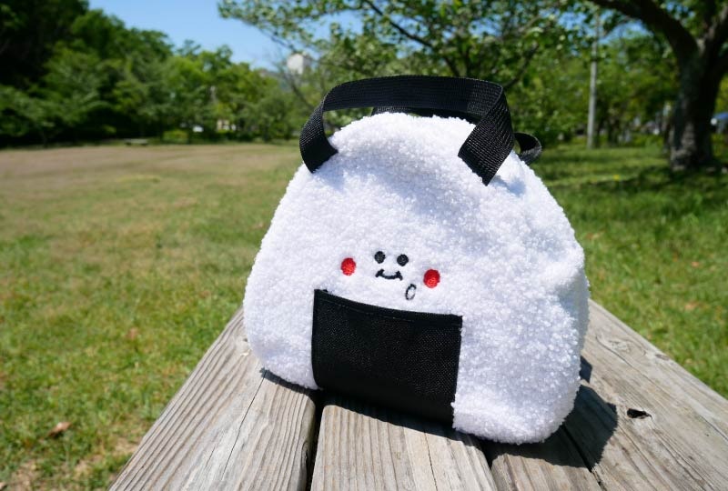 ぴょん　はむにぎり　カバンにぶら下げられるバッグ いかべえおむすび保冷保温バッグ | サワダのいか昆布公式ストアでご飯