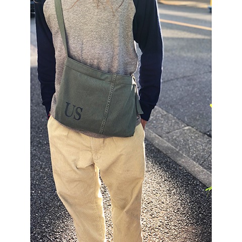 HAND LIGHT US Military Musette Bag