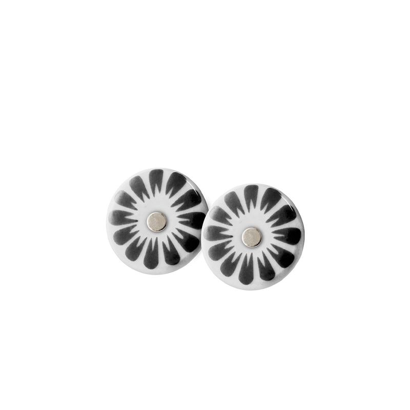 BLOOM stud【WHITE / BLACK】