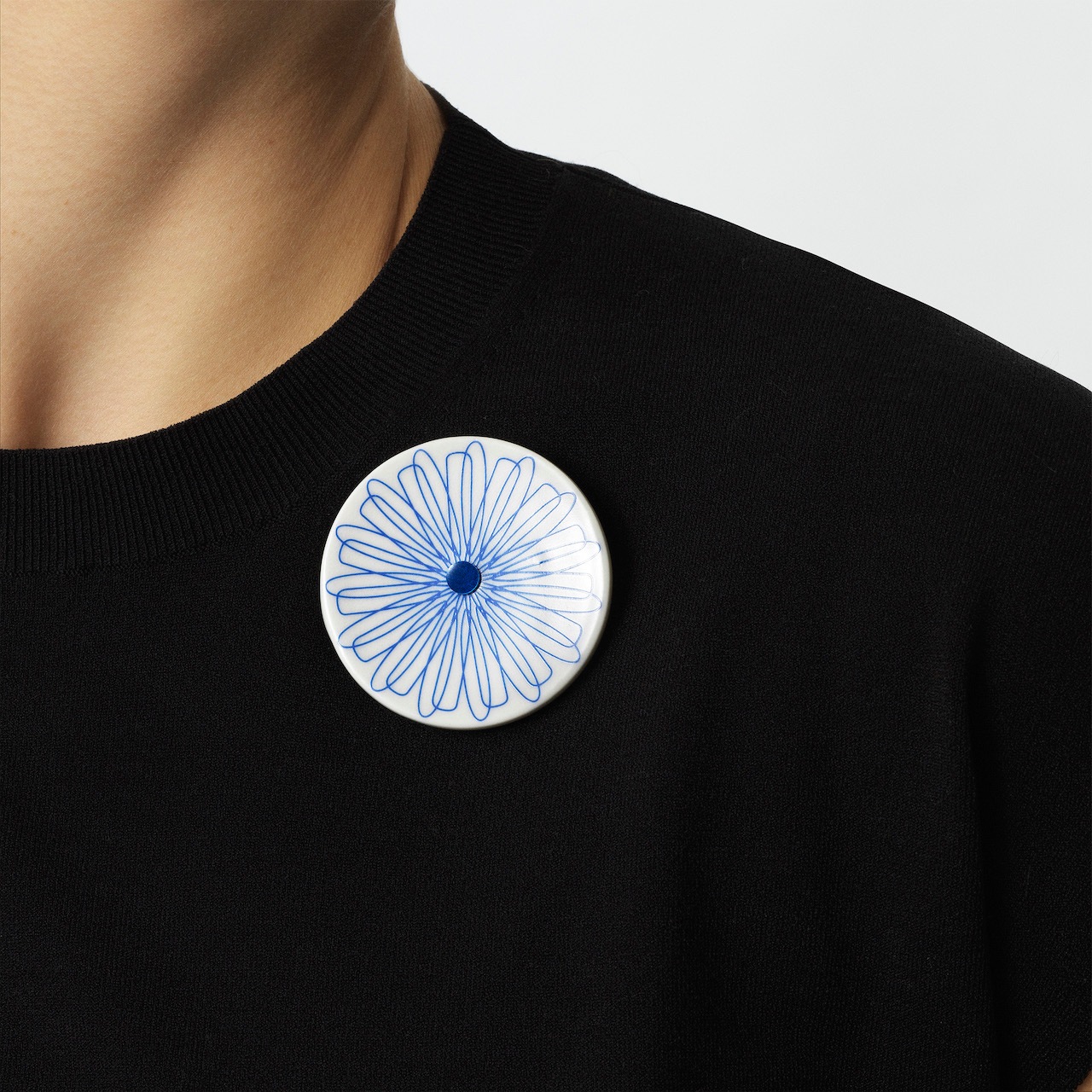 ICON broach no.2【WHITE / ROYAL BLUE】