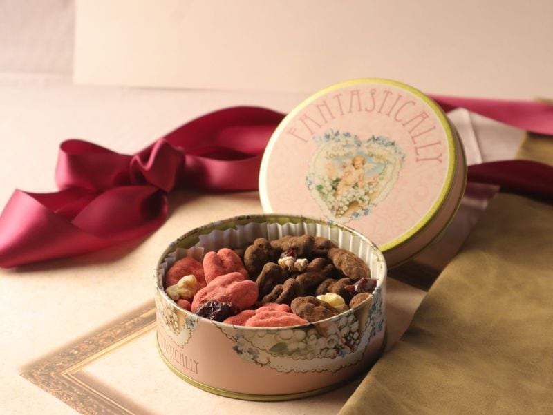 ピーカンナッツショコラ缶