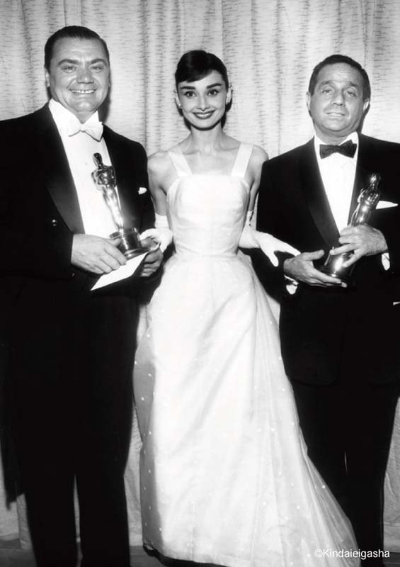 オードリーヘプバーン AUDREY HEPBURN 写真集『AUDREY HEPBURN オードリー・ヘプバーン』 | Crevis