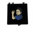 ダーツ雑貨【シェード】プレイヤーコラボピンバッジ 村松治樹選手|アクセサリー|ダーツ雑貨【アクセサリー】