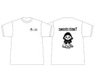 ［受注生産］アパレル【シェード×ティガ】スペシャル コラボレーション 坂口優希恵コラボTシャツ ホワイト XL|シェード|アパレル【シェード】