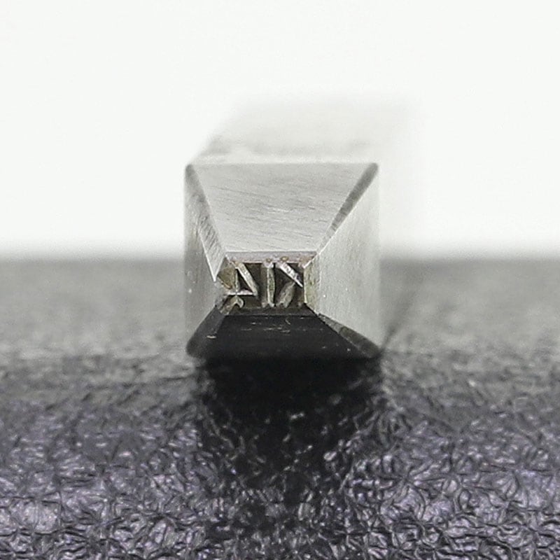 小次郎 高級刻印 K14 曲 0.4mm | 彫刻・刻印・石留工具・接着剤,刻印,精密刻印 | シーフォース 世界の工具・彫金 オンラインショップ