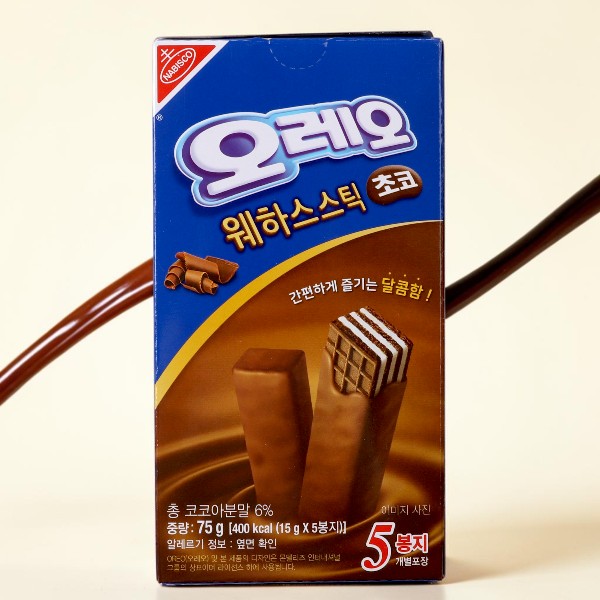 [オレオ] ウエハース スティックチョコ 75g / 5本入り 韓国お菓子 サクサク  人気スナック