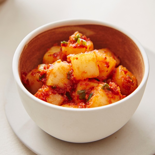 [冷]自家製カクテキ500g/韓国食品 韓国おかず 大根キムチ