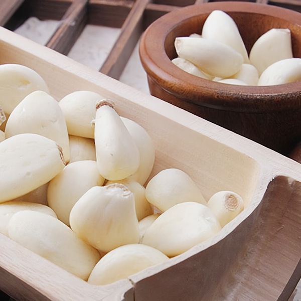 [冷]むきニンニク1kg/中国産 ニンニク 生ニンニク 皮むきニンニク 韓国料理