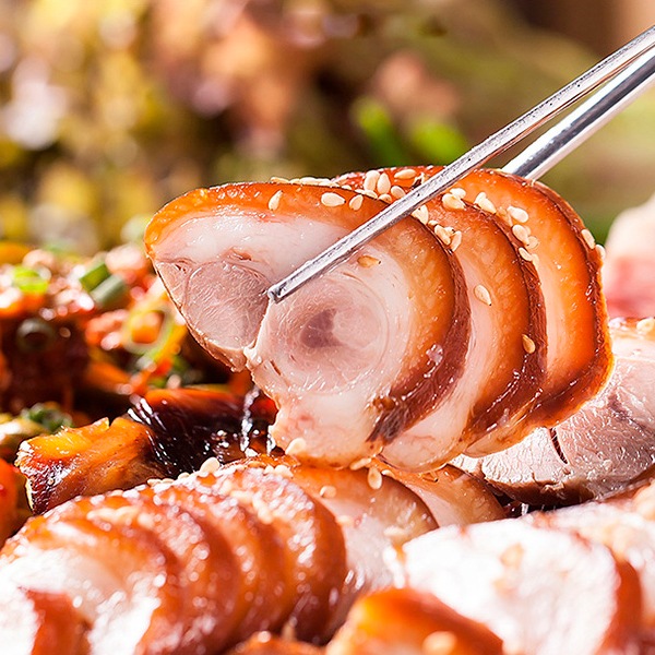 [冷]沖縄産故郷王豚足1kg(固まり)(味付)/韓国商品 韓国食材 豚肉 加工食品