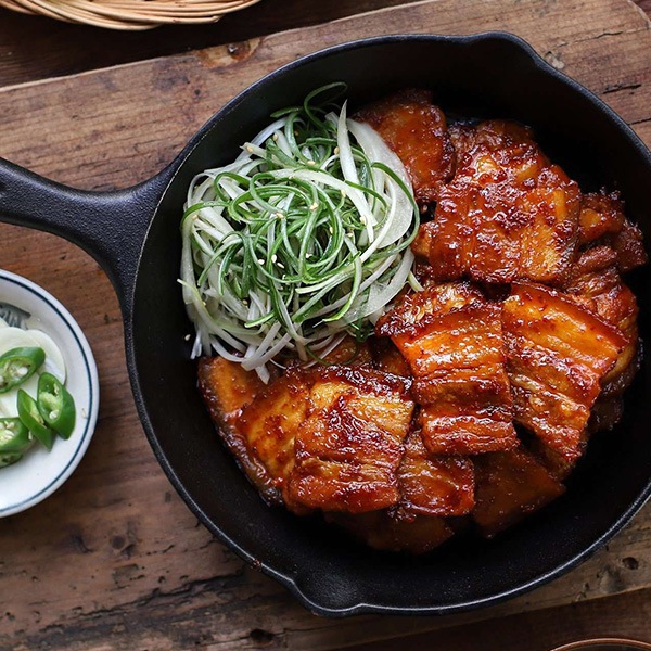 [凍]コチュジャン豚サムギョプサル（白髪ネギ入り） / 400g キャンプ・BBQ用