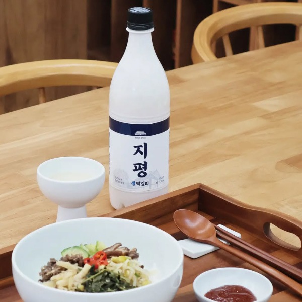 [冷]ジピョン 生 マッコリ 750ml 1箱(6本入り)Alc.5％ / 韓国生マッコリ 韓国お酒 伝統酒