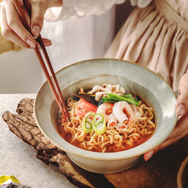 【訳あり】[農心] ノグリ 小辛  120g/【賞味期限：2026/12/1】ノグリうどん マイルド　甘口味　ノンシム NONG SHIM 韓国ラーメン インスタントラーメン