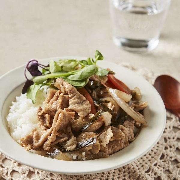 [凍] 豚肩ロース 薄切り 丸形 2mm 約500g / 薄切り ロール 旨み極上 ジューシー しゃぶしゃぶ 焼肉用