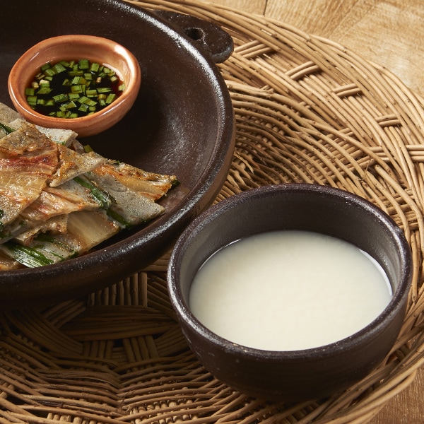 [冷] ソウル 長寿 生 マッコリ 750ml / Alc.6％  ソウル ジャンス 生 マッコリ 韓国生マッコリ 韓国お酒 伝統酒 