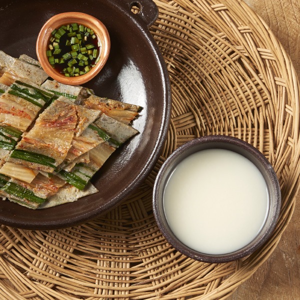 [冷] ソウル 長寿 生 マッコリ 750ml / Alc.6％  ソウル ジャンス 生 マッコリ 韓国生マッコリ 韓国お酒 伝統酒 