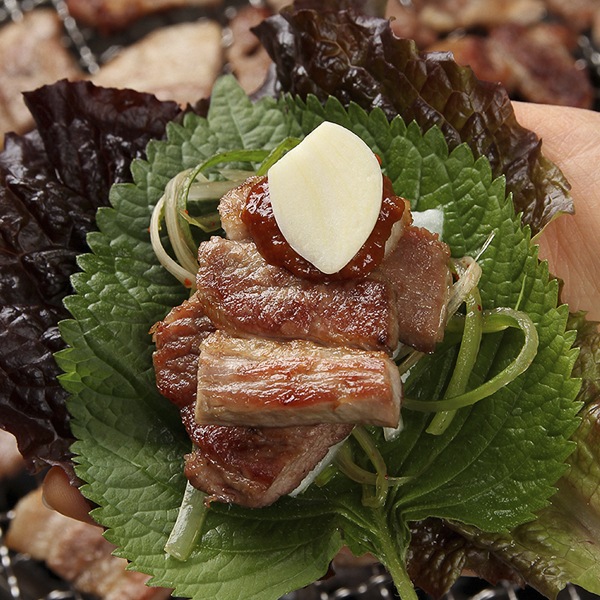 [凍] 豚 バラ肉 スライス 9mm 約1kg / たっぷり大容量 旨み極上 ジューシー