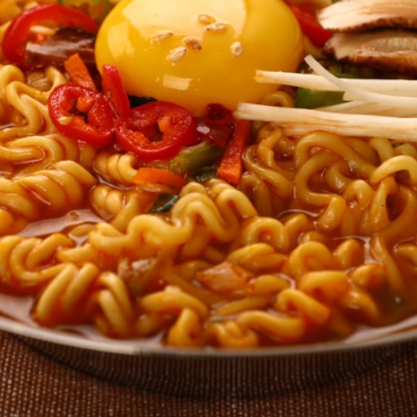 【訳あり】[オットギ] ジンラーメン 辛口 120g / 【賞味期限：2026/12/16】本場韓国の旨辛 スパイシー 韓国ラーメン インスタントラーメン