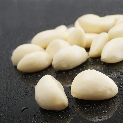 [冷]むきニンニク500g/中国産 ニンニク 生ニンニク 皮むきニンニク 韓国料理