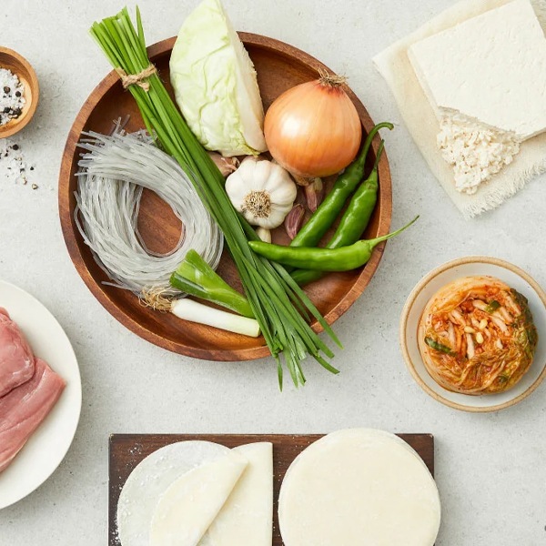 [凍]bibigo 王マンドゥ 肉＆キムチ 1kg/ キムチ王餃子ビビゴ 人気餃子 品冷凍食 加工食品 韓国キムチ餃子 韓国マンドゥ