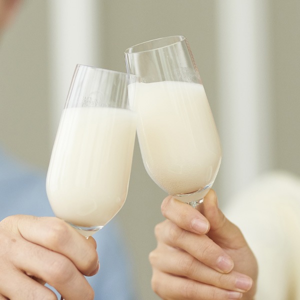 [冷]【1円セール】ジピョン 生 マッコリ 750ml Alc.5％ /【賞味期限：26年1月5日】お一人様：1点まで