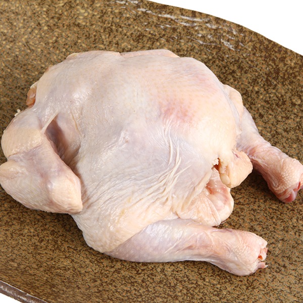 [凍] 冷凍 丸鶏 ブラジル産 約700g　/ 鶏肉