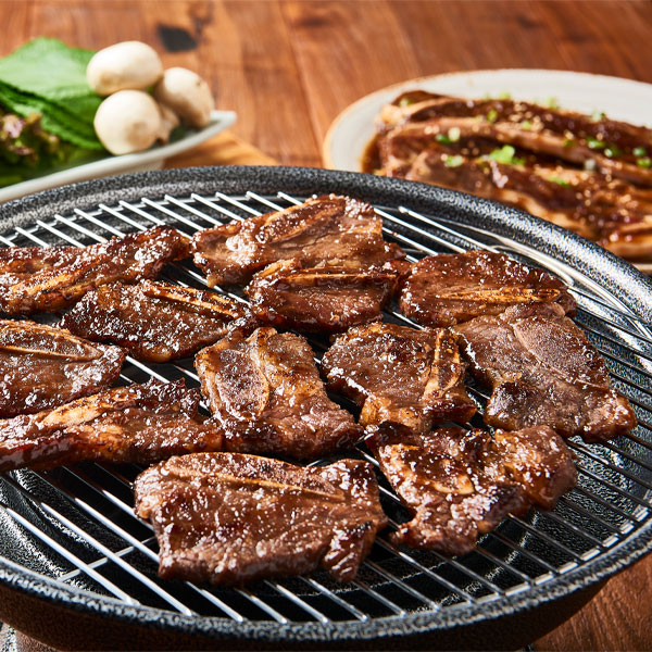 [凍] ヤンニョム 味付け 骨付き LA カルビ スライス 1kg / お歳暮 アメリカ産 韓国焼肉 たれ　