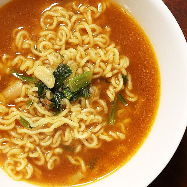 [農心]ムパマ湯麺 122g/ 袋ラーメン 韓国らーめん