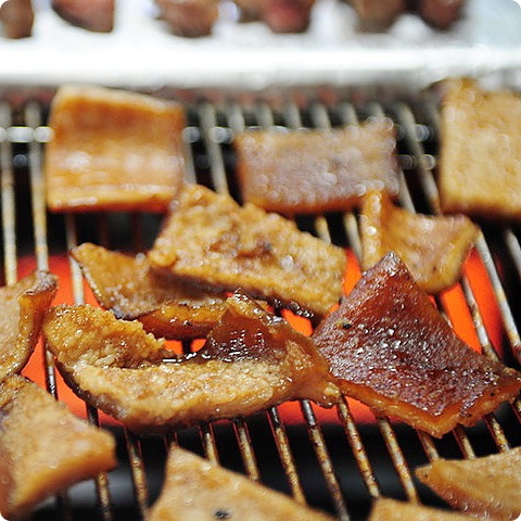 [凍]生豚皮約1kg/日本産 豚肉 焼肉 コラーゲン 韓国食材 韓国食品