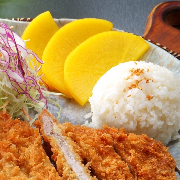 [冷]スライスたくあん2.8kg/半円形 韓国食品 韓国食材 大根漬け たくあん