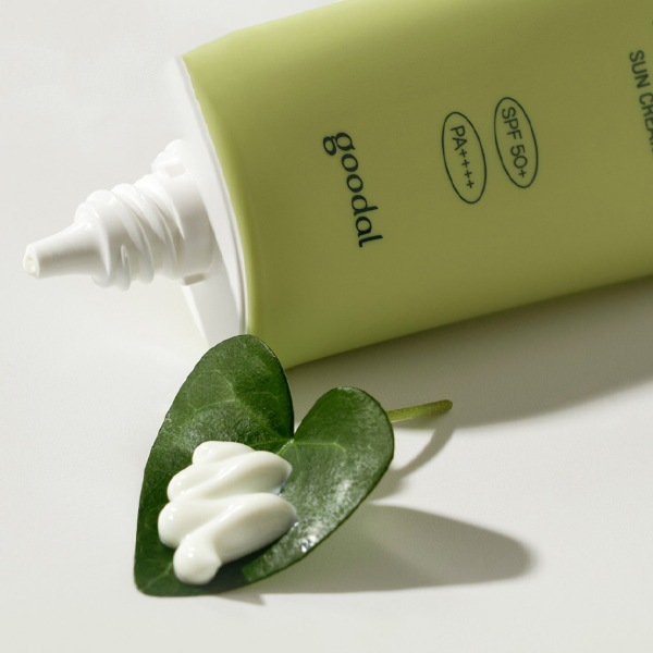 [goodal] ドクダミカーミングモイスチャー日焼け止め 50ml  /SPF50+ / PA++++ /  日焼け止め UVケア 潤い 水分 韓国コスメ