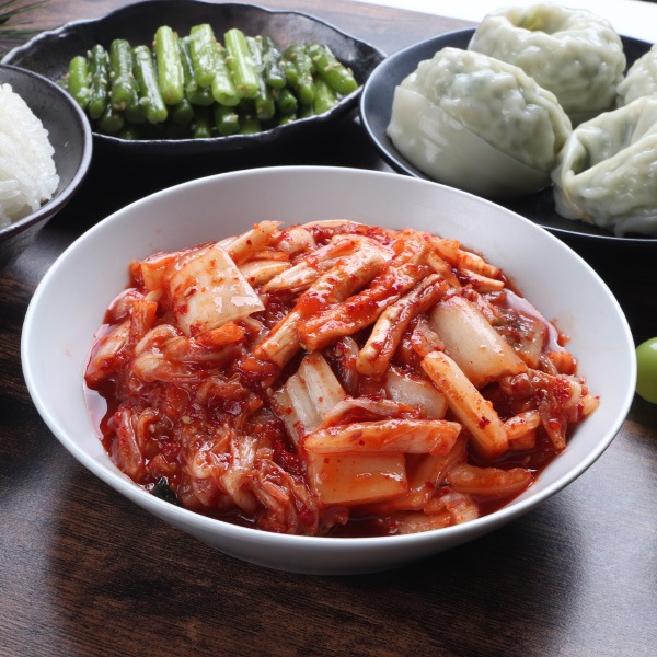 [冷]韓国市場 自家製 白菜 干し大根 キムチ/ 切り干し大根入り 韓国食品 韓国おかず 手作り　