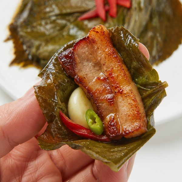 [冷] 韓国市場 えごまの葉 醤油漬け 300g / 韓国おかず 韓国惣菜 ご飯のお供