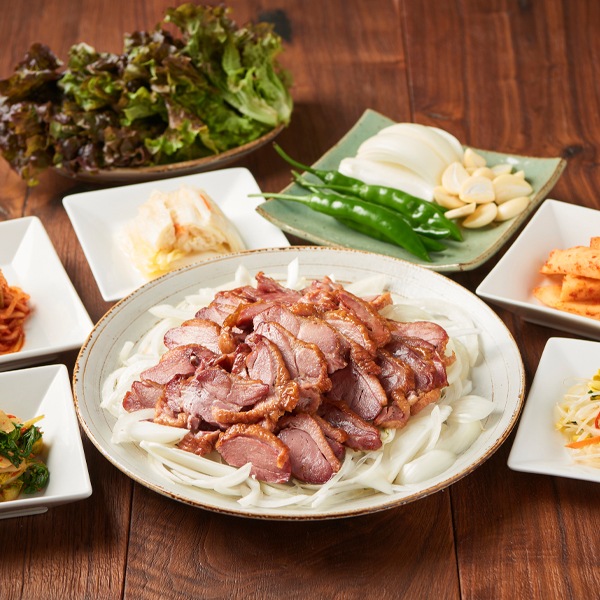 [凍]合鴨スモーク スライス 500g / 合鴨肉 鴨 スモーク 燻製された鴨肉 お酒のつまみ サラダ オードブル