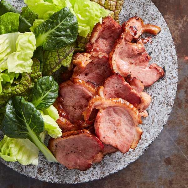 [凍]合鴨パストラミ スライス 500g / 鴨 胡椒 鶏肉 鴨肉 燻製された鴨肉 お酒のつまみ サラダ オードブル