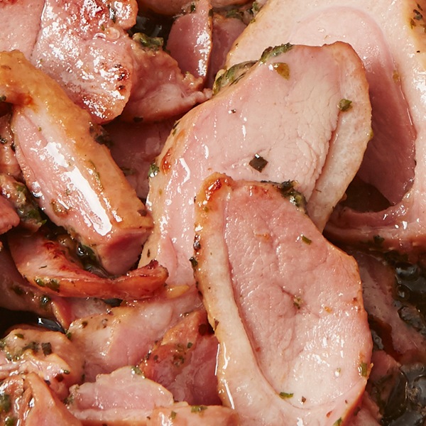 [凍]合鴨パストラミ スライス 500g / 鴨 胡椒 鶏肉 鴨肉 燻製された鴨肉 お酒のつまみ サラダ オードブル