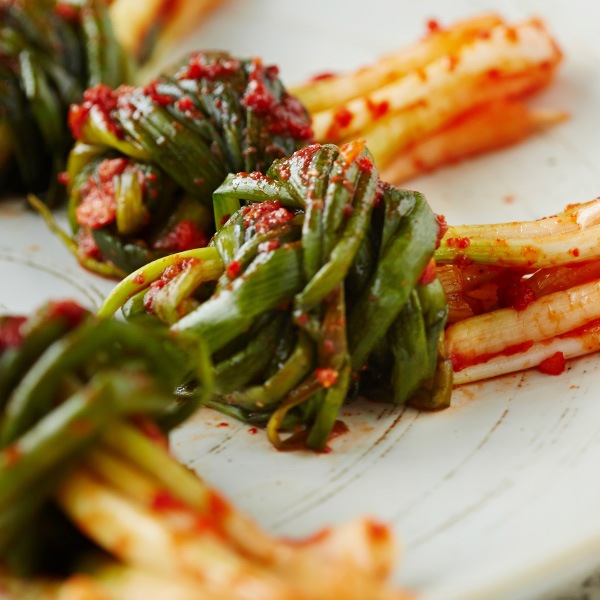 [冷] 韓国市場 ネギ キムチ 500g / シャキ旨 ネギ好き必見