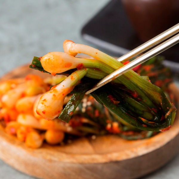 [冷] 韓国市場 ネギ キムチ 500g / シャキ旨 ネギ好き必見