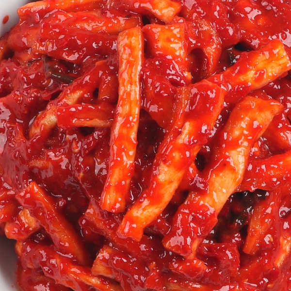 [冷] 韓国市場 切干し大根 辛口和え 500g / やみつき食感 旨辛ダイコン和え