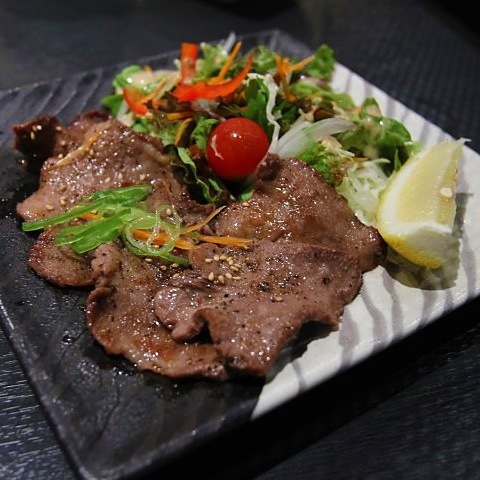 [凍]業務用 皮むき 牛タンブ ロック 約4kg【量り売り】※クレジットカード・銀行振込支払い不可※