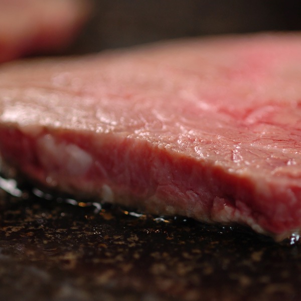 [凍]牛うちもも 約5kg / トップサイド かぶり無【量り売り】※銀行振込支払い不可※
