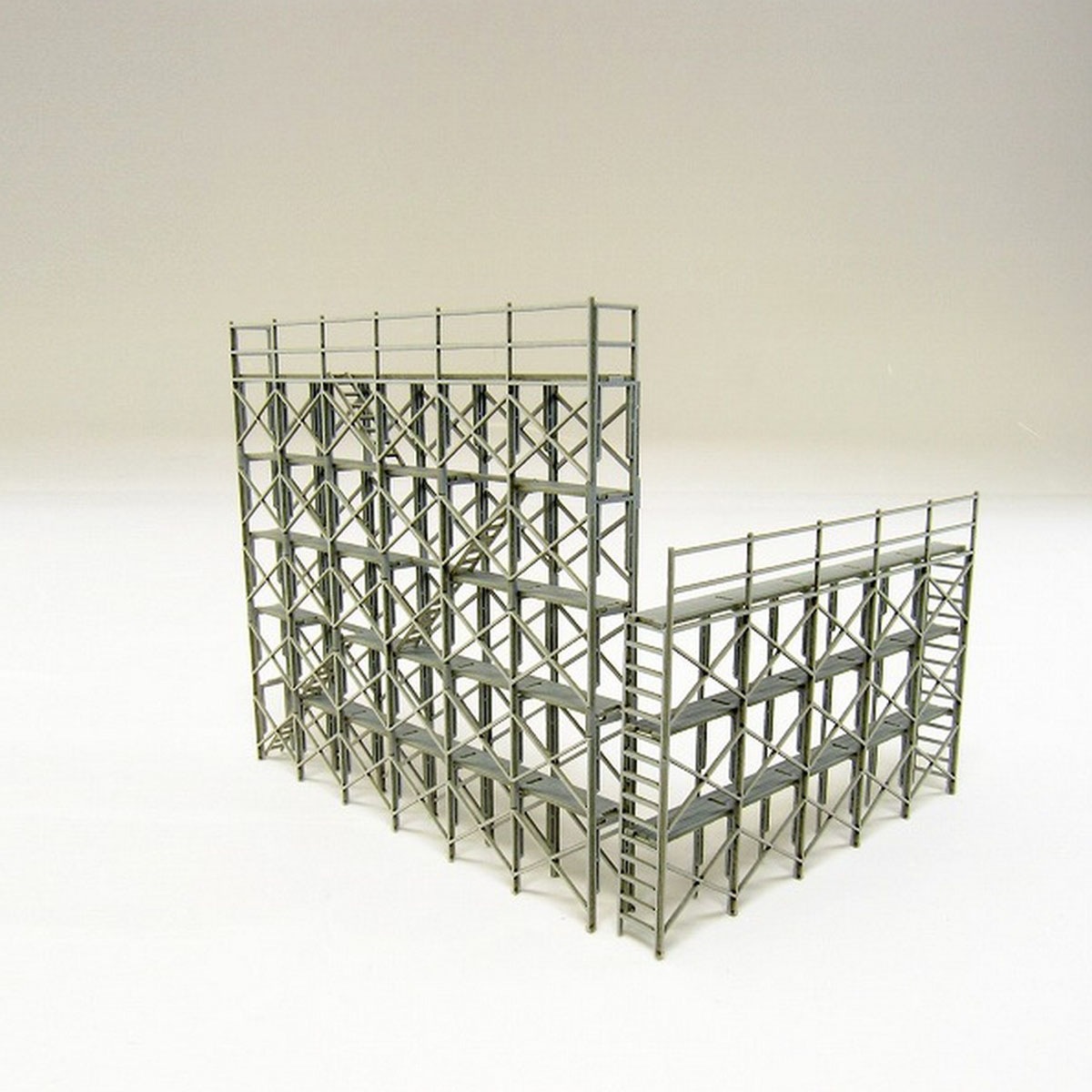 さんけい なつかしのジオラマシリーズS=1/150 枠組足場セット (MP03-73)