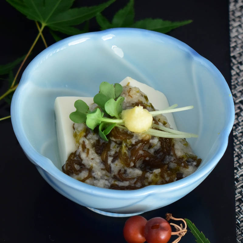 ［小売］国産 山芋もずく -わさび風味-（1kg入）〈冷凍〉
