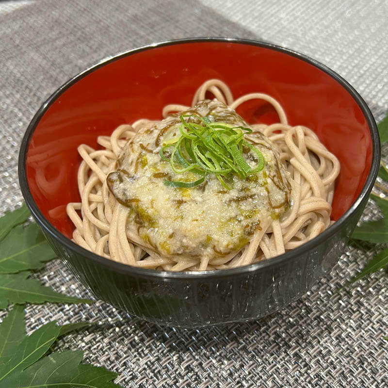 ［小売］国産 山芋もずく -わさび風味-（1kg入）〈冷凍〉