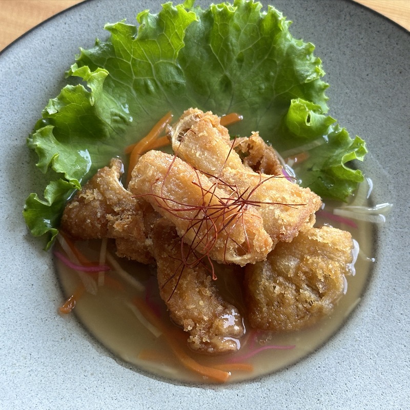 ［箱売］エイヒレ唐揚げ 約450個（1kg・約45個入×10セット）〈冷凍〉