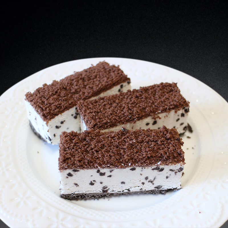 ［箱売］ブラッククッキー＆レアチーズケーキ（1本入×12本）〈冷凍〉