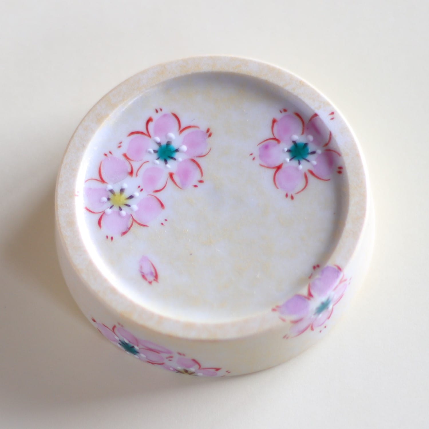 タル型マグカップ さくら文ゴールド