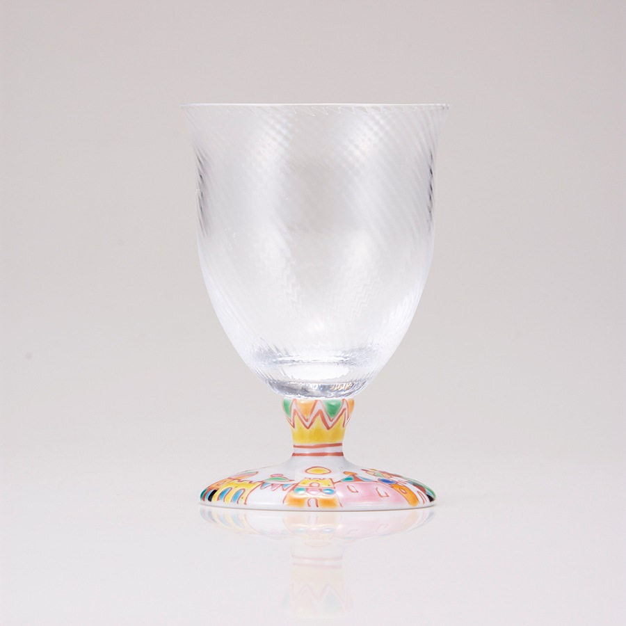 フリーグラス小(斜)街の広場