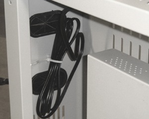 �������ƥ��ܥå��� 2U