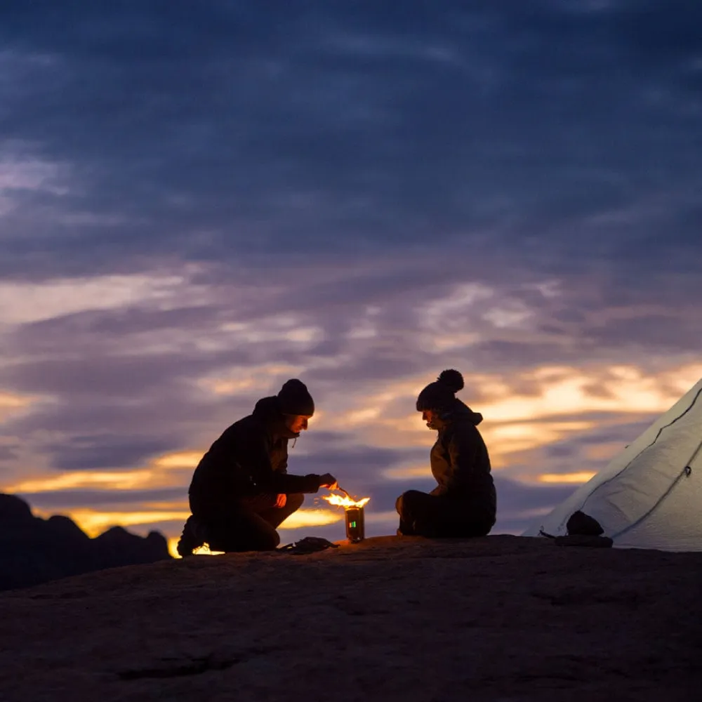 BioLite（バイオライト）キャンプストーブ2 PLUS with フレックスライト（スライド缶入り安全マッチ×1個付、燃料(ペレット)付）