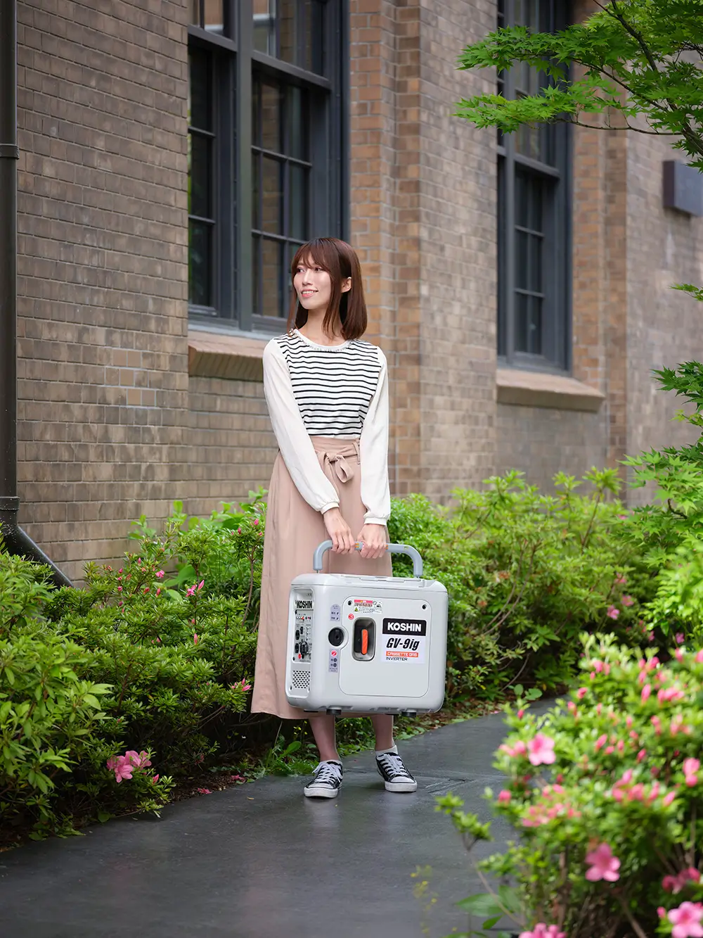 KOSHIN（工進）カセットガス式インバーター発電機 GV-9ig｜インジケーター搭載／国土交通省超低騒音型建設機械指定